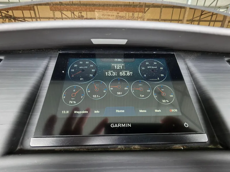 Slide: The Image of Garmin display on Bennington 25LSB 2022 boat. - 16