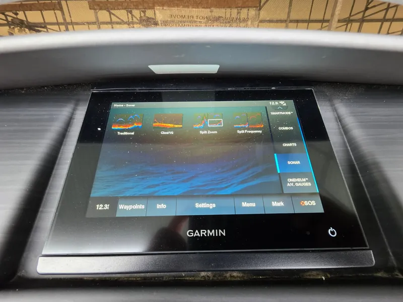 Slide: The Image of Garmin display on a 2022 Bennington 25LSB boat. - 20