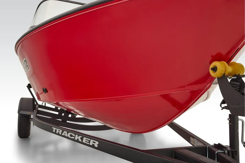 Slide: The Image of Tracker Pro Guide V-16 WT 2026 - 16