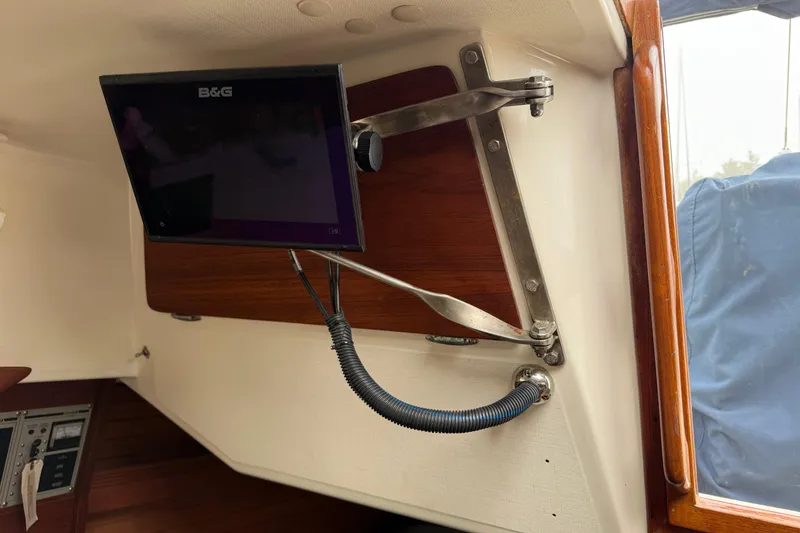 Slide: The Image of B&G display mounted inside a 1989 Sabre 34 MK II sailboat cabin. - 6