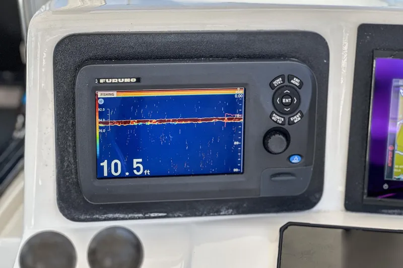 Slide: The Image of Furuno fish finder display on 1999 Albemarle 290 Express Fisherman boat. - 36