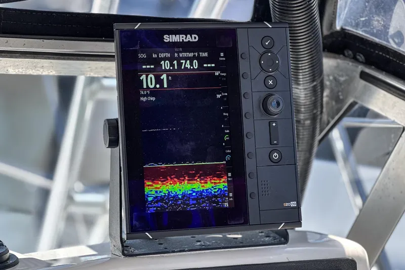 Slide: The Image of Simrad fish finder display on 1999 Albemarle 290 Express Fisherman boat. - 40