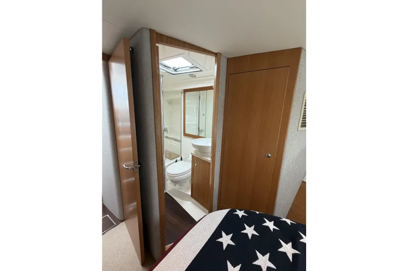 Slide: The Image of Master head en-suite - 21