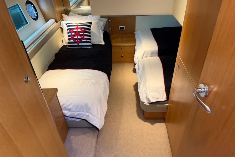 Slide: The Image of Guest cabin with 3 berths - 23