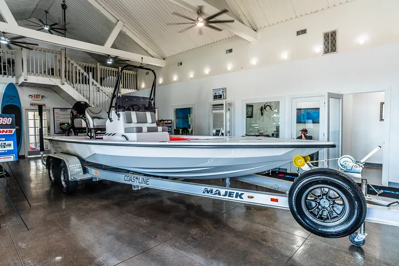 The Image of Majek 22 Xtreme 2026 - 1