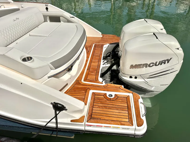 Slide: The Image of Sea Ray SLX 310 Outboard 2022 - 11