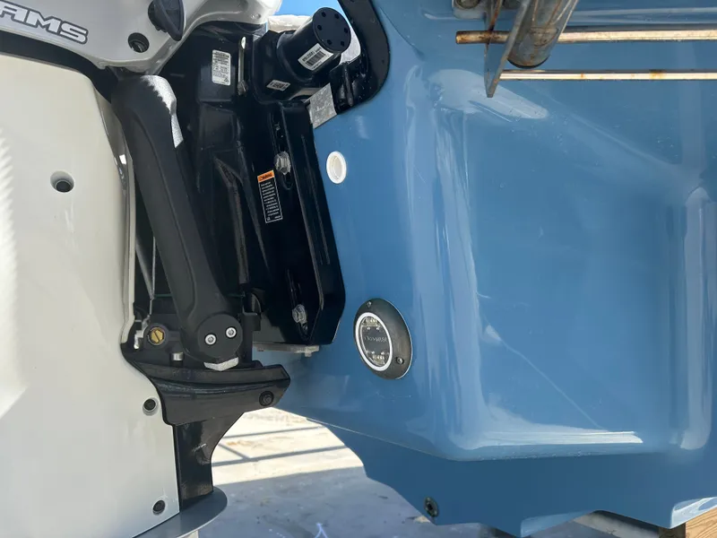 Slide: The Image of Sea Ray SLX 310 Outboard 2022 - 4
