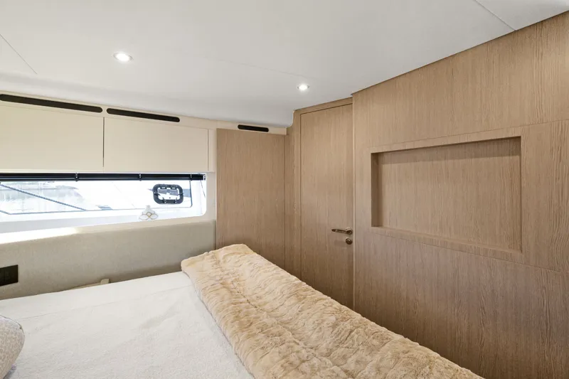 Slide: The Image of Azimut Fly 53 2025 - 40