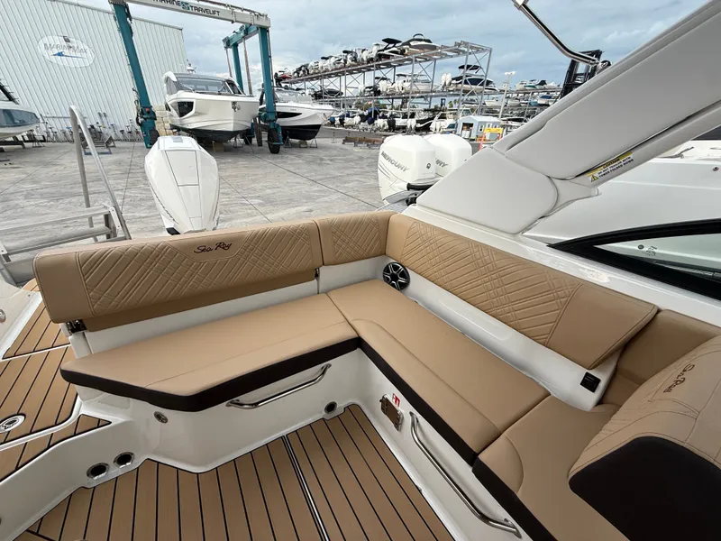 Slide: The Image of Sea Ray SDX 230 Outboard 2026 - 19