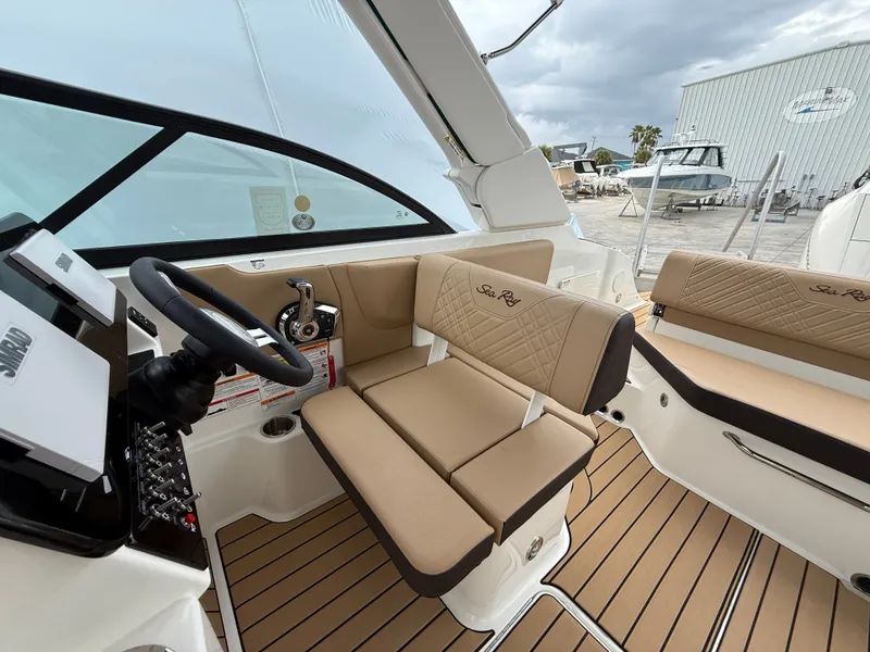 Slide: The Image of Sea Ray SDX 230 Outboard 2026 - 9