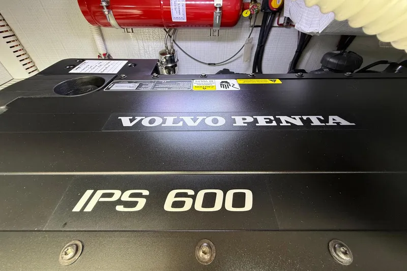 Slide: The Image of Volvo Penta IPS 600 engine in 2019 Sabre 45 Salon Express yacht. - 46