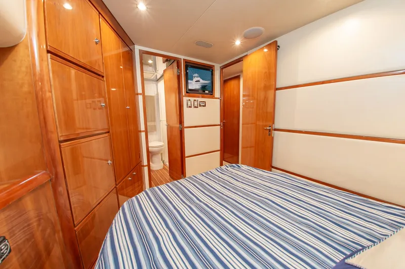 Slide: The Image of Interior of 2008 Bertram 510 Convertible yacht cabin. - 27