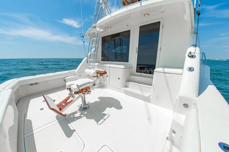 Slide: The Image of Bertram 510 Convertible 2008 on open sea. - 6
