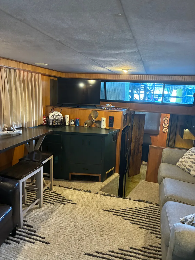 Slide: The Image of Interior of a 1993 Gibson 50 yacht with cozy furnishings. - 17
