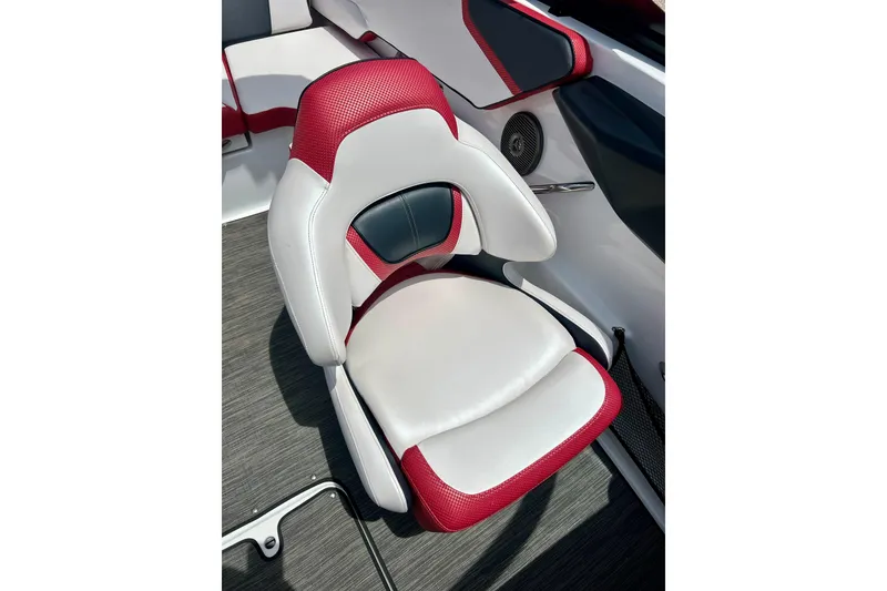 Slide: The Image of Red and white seat in 2021 Scarab 195 ID boat interior. - 22