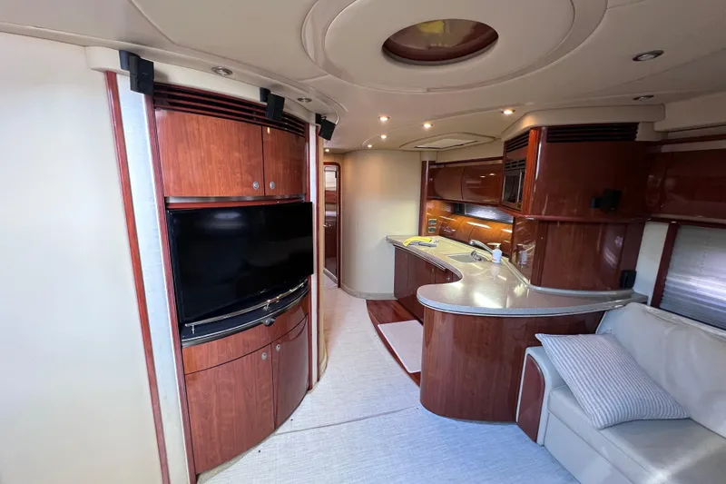Slide: The Image of Luxurious interior of a 2004 Sea Ray 500 Sundancer yacht with modern amenities. - 37