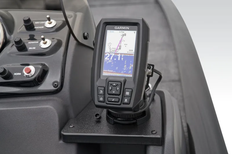 Slide: The Image of Tracker Pro 170 2026 - 27