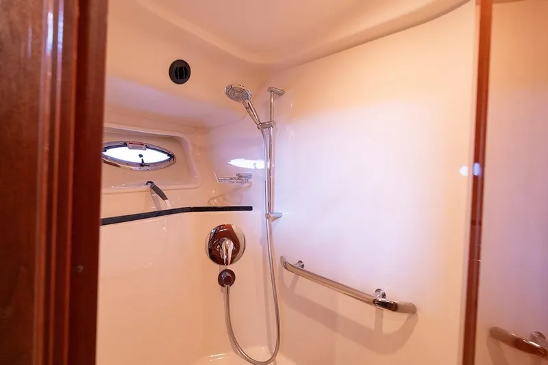 Slide: The Image of Guest head/shower - 48