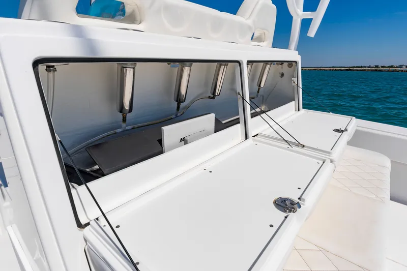 Slide: The Image of Onslow Bay 41 boat 2023 on calm water. - 28