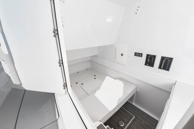 Slide: The Image of Interior of Onslow Bay 41 boat, 2023 model. - 39