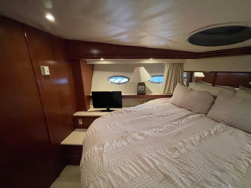 Slide: The Image of Carver Yachts 530 Voyager Pilothouse 1998 - 60