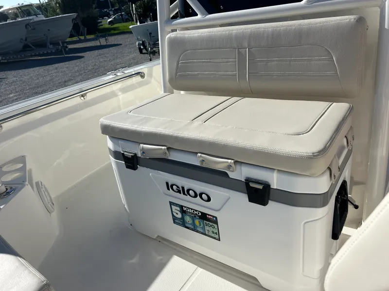 Slide: The Image of Boston Whaler 210 Montauk 2027 - 21