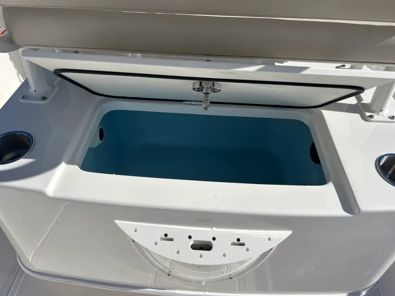 Slide: The Image of Boston Whaler 210 Montauk 2027 - 14
