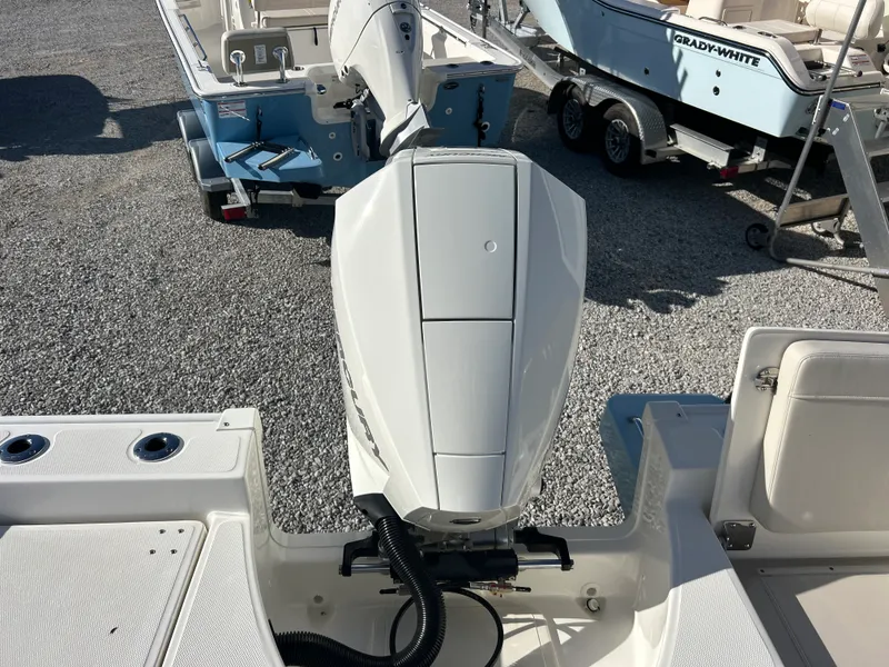 Slide: The Image of Boston Whaler 210 Montauk 2027 - 10