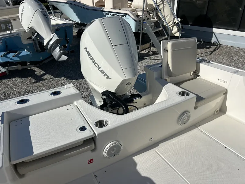 Slide: The Image of Boston Whaler 210 Montauk 2027 - 9