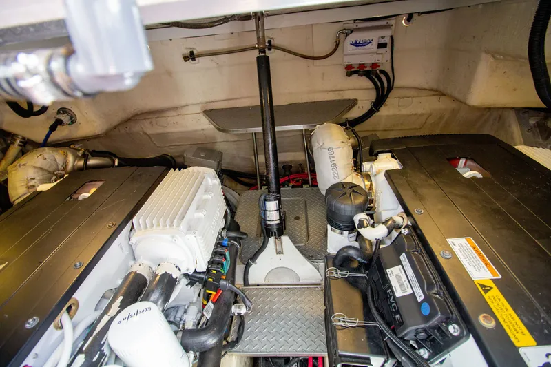 Slide: The Image of Engine room of a 2016 Formula 40 Performance Cruiser. - 33