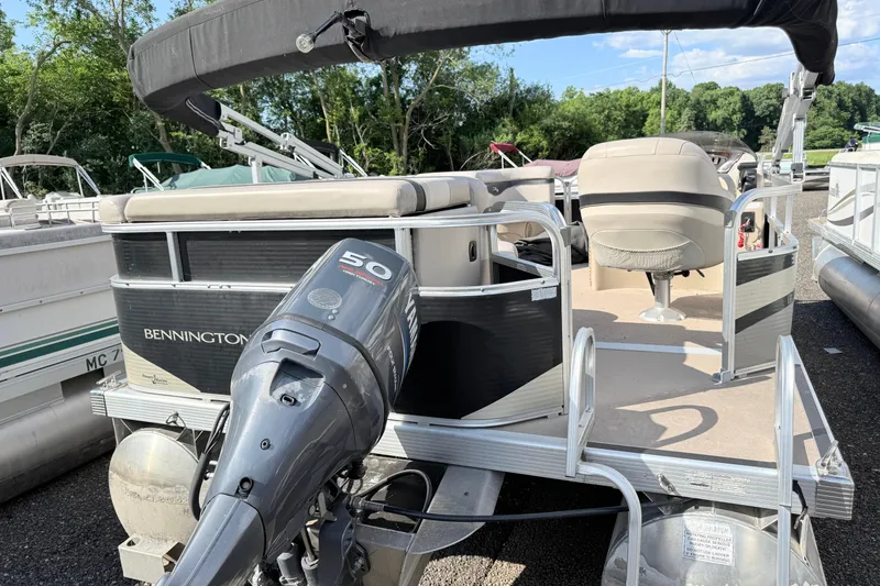 Slide: The Image of 2010 Bennington 20SLi pontoon boat with Yamaha 50 horsepower outboard motor. - 3