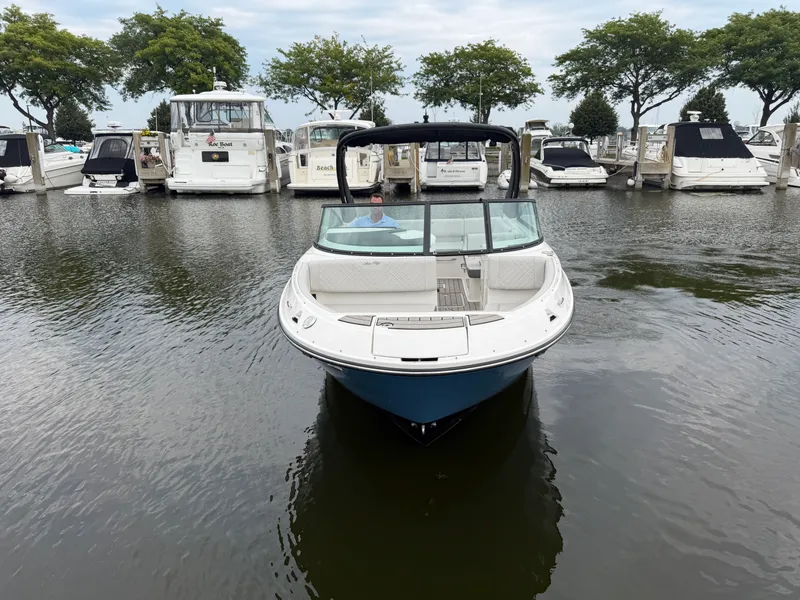 Slide: The Image of Sea Ray SDX 250 2025 - 6