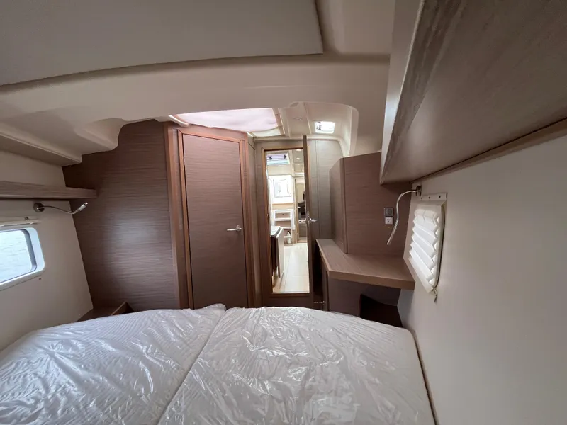 Slide: The Image of Hanse 418 2022 - 54