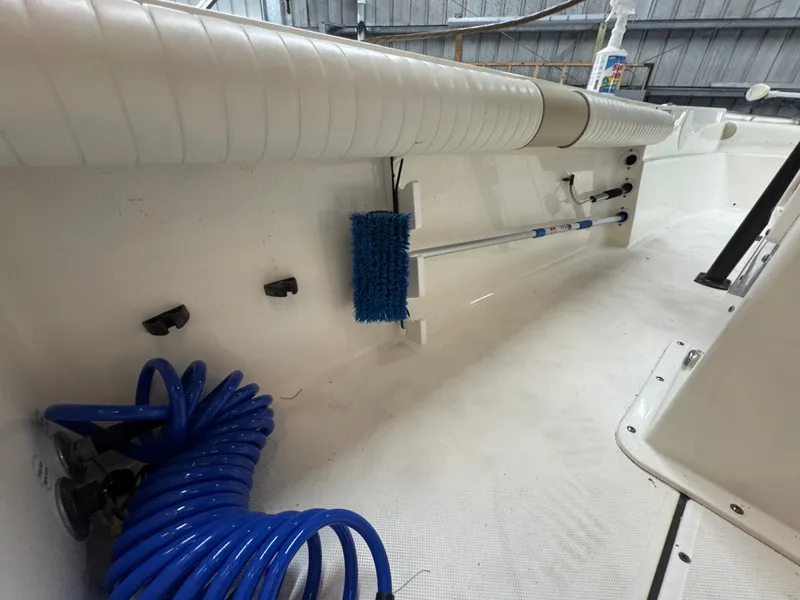 Slide: The Image of Sea Born LX24 Center Console 2020 - 13