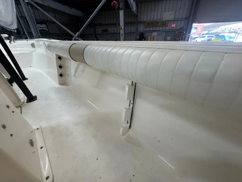 Slide: The Image of Sea Born LX24 Center Console 2020 - 14