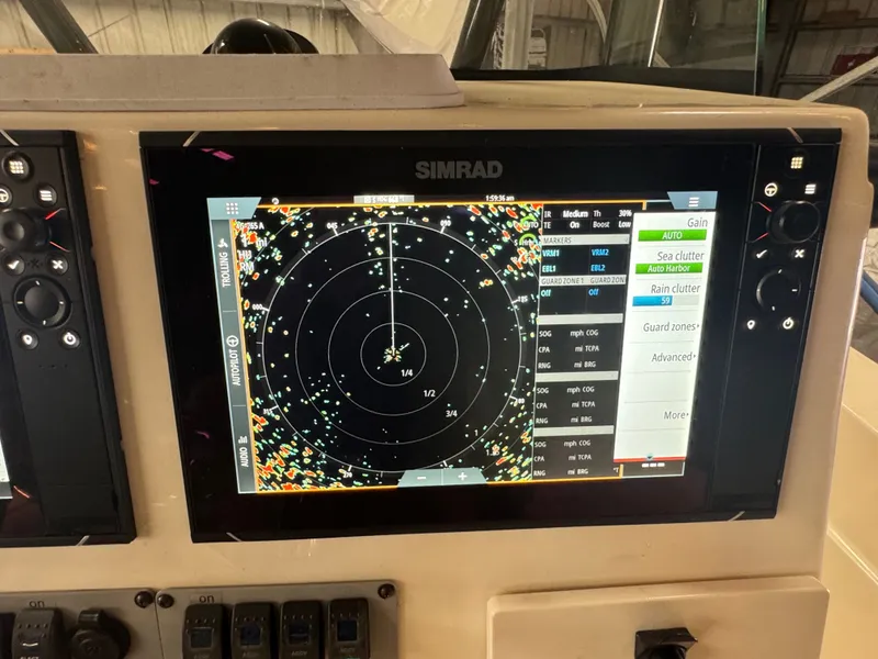 Slide: The Image of Sea Born LX24 Center Console 2020 - 25