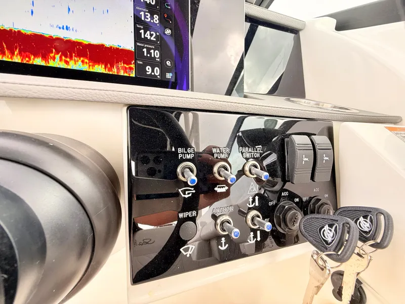 Slide: The Image of Sea Ray SDX 290 Outboard 2027 - 61