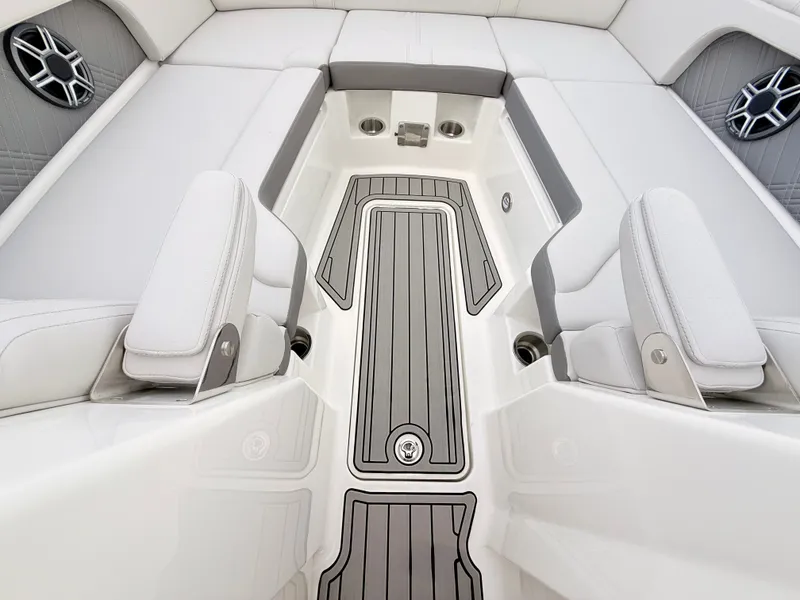 Slide: The Image of Sea Ray SDX 290 Outboard 2027 - 81