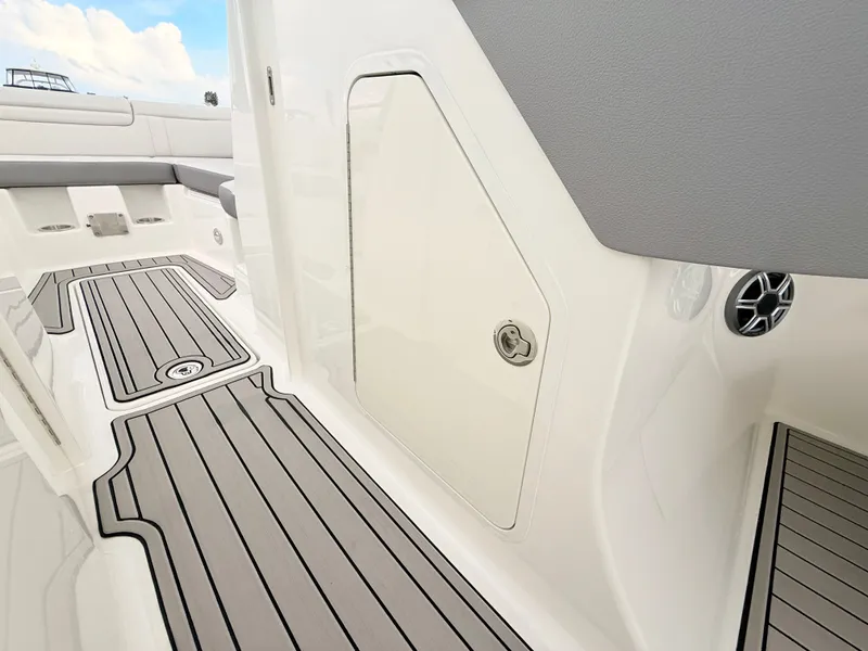 Slide: The Image of Sea Ray SDX 290 Outboard 2027 - 69