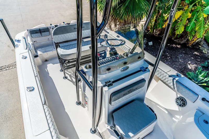 Slide: The Image of Sea Chaser 23 LX 2026 - 19