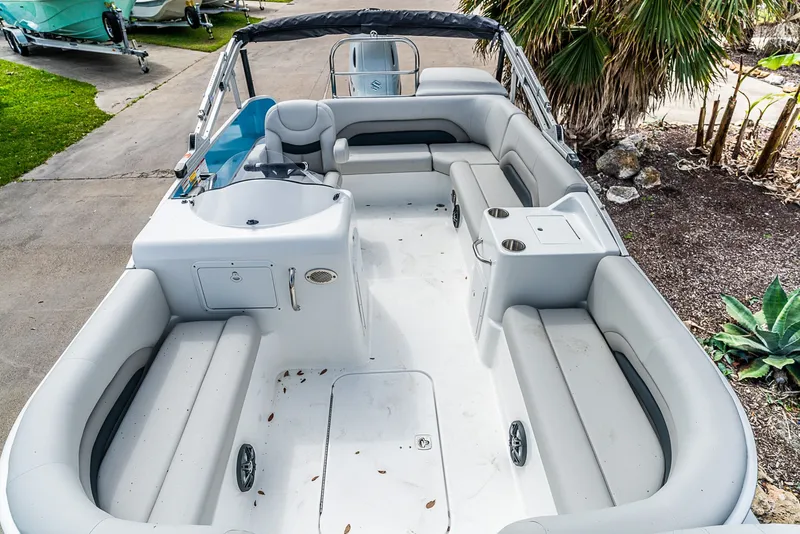 Slide: The Image of Hurricane Fundeck 2026 - 14