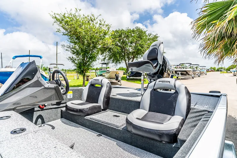 Slide: The Image of Smoker Craft Viper 2026 - 11