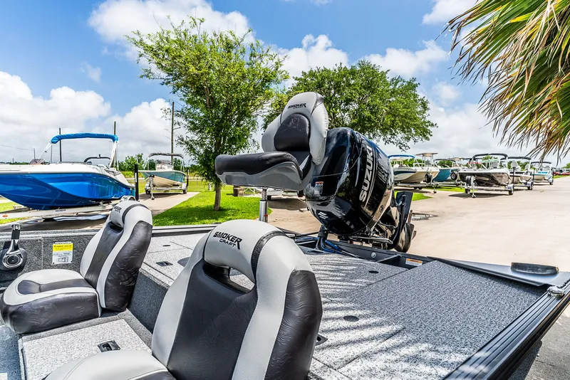 Slide: The Image of Smoker Craft Viper 2026 - 10