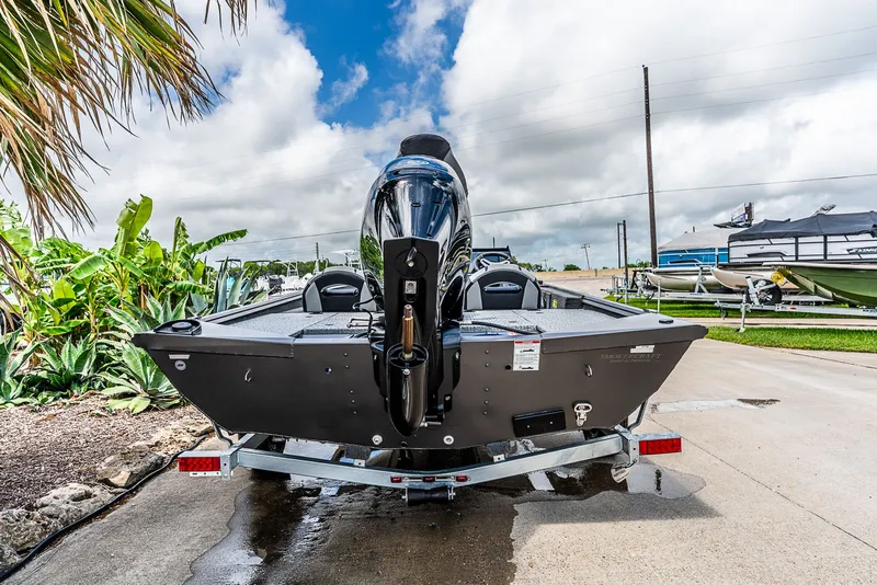 Slide: The Image of Smoker Craft Viper 2026 - 5