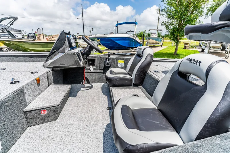 Slide: The Image of Smoker Craft Viper 2026 - 9