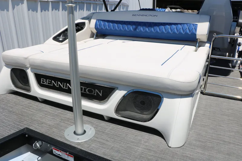 Slide: The Image of Bennington Rx23 Swingback Sport 2024 - 33