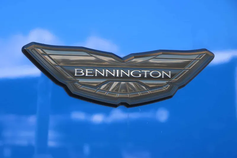 Slide: The Image of Bennington Rx23 Swingback Sport 2024 - 6