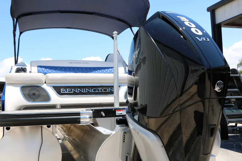 Slide: The Image of Bennington Rx23 Swingback Sport 2024 - 11