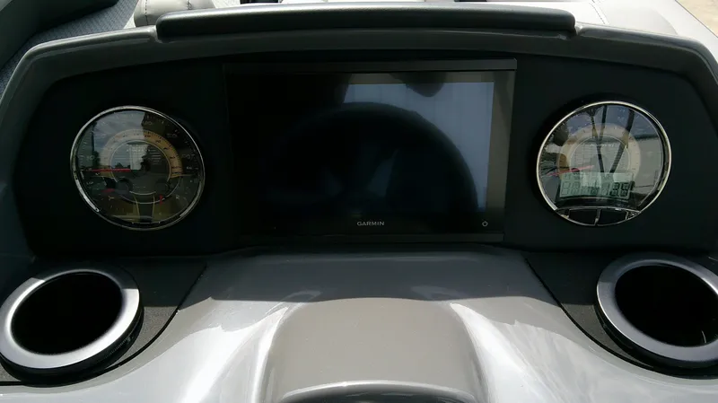 Slide: The Image of Dashboard of Evotti 525 CS boat, model year 2026. - 11