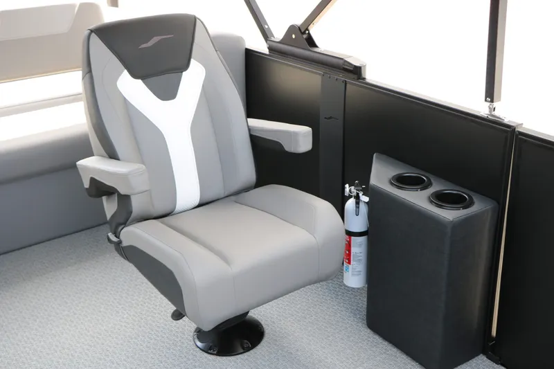 Slide: The Image of Evotti 525 CS Tri Toon seat with cup holders and fire extinguisher. - 33